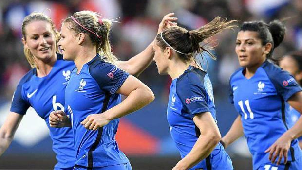 L'équipe de France féminine en pleine célébration