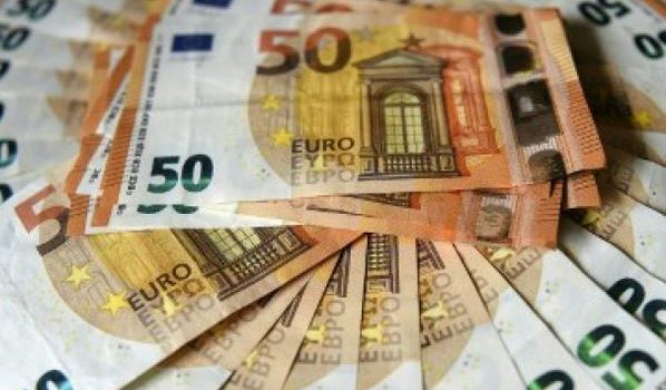 Tarif forfait Freebox Delta billets 50 euros